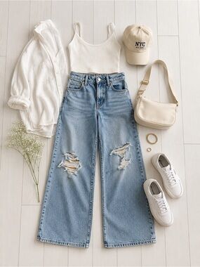 LEVI’S 90’s Ripped Baggy Wide Leg Jeans Size 32.